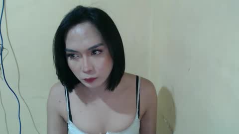 Snapshot of hoelykim chatting on April 16, 4:19 pm Kim3 online show from April 16, 4:19 pm