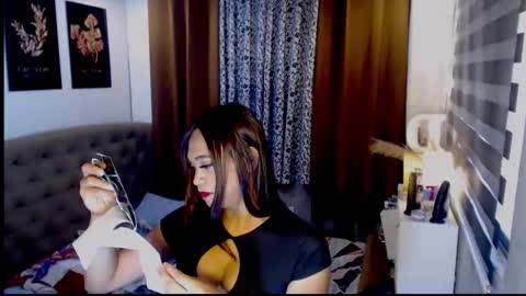 Snapshot of hoelymarie chatting on April 20, 4:37 am hoelymarie online show from April 20, 4:37 am