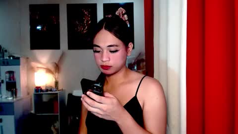 Snapshot of hoelymarie chatting on June 3, 12:57 am hoelymarie online show from June 3, 12:57 am