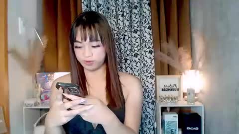 Snapshot of hoelymarie chatting on June 25, 2:11 am hoelymarie online show from June 25, 2:11 am