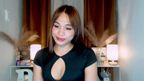 Snapshot of hoelymarie chatting on July 28, 6:31 pm hoelymarie online show from July 28, 6:31 pm