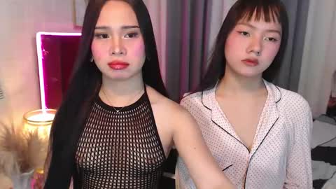 Snapshot of hoelymolly chatting on March 9, 5:17 pm hoelymolly online show from March 9, 5:17 pm