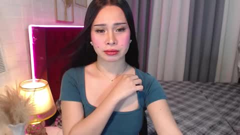 Snapshot of hoelymolly chatting on March 16, 4:11 pm hoelymolly online show from March 16, 4:11 pm