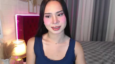 hoelymolly online show from April 10, 8:13 pm