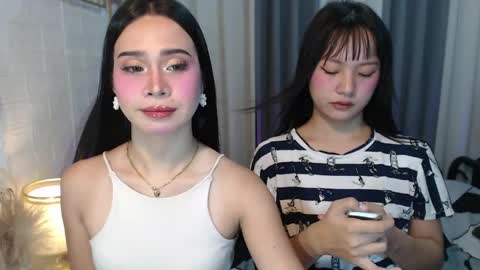 hoelymolly online show from May 6, 9:31 pm