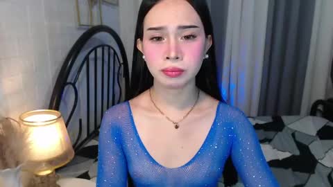 hoelymolly online show from May 14, 5:58 am