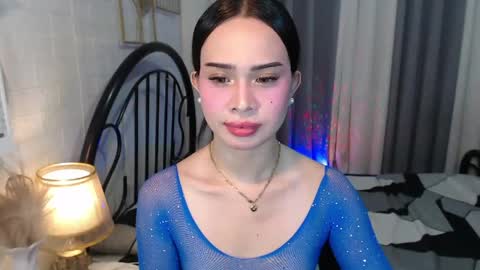 hoelymolly online show from May 15, 10:50 pm