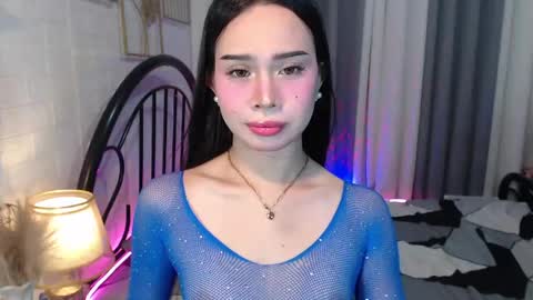 hoelymolly online show from May 18, 5:19 pm