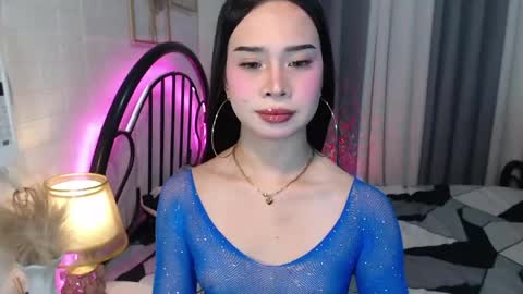 hoelymolly online show from May 20, 6:36 pm