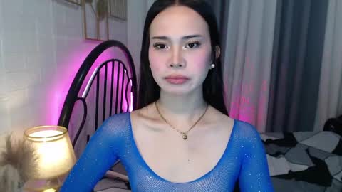 hoelymolly online show from May 27, 1:57 am