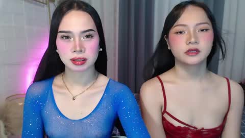 hoelymolly online show from June 7, 7:28 pm