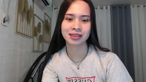 hoelymolly online show from June 10, 7:18 am