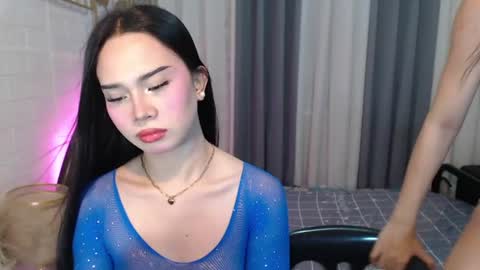 hoelymolly online show from June 13, 6:50 pm