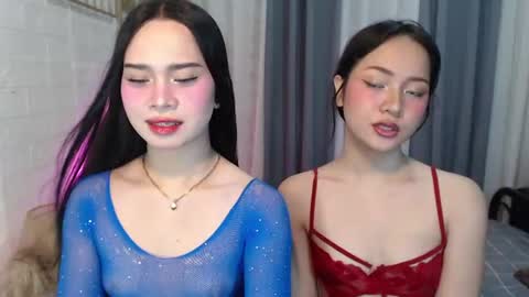 hoelymolly online show from June 24, 6:51 pm