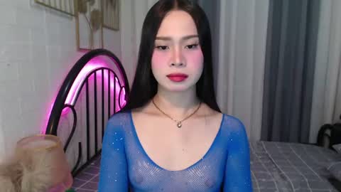 hoelymolly online show from July 2, 6:58 pm