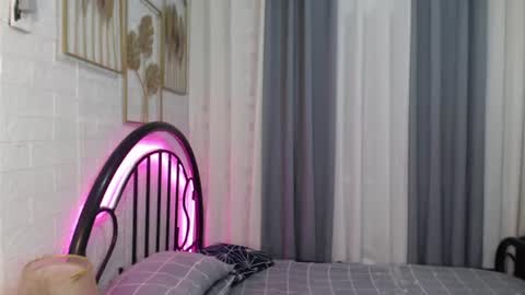 hoelymolly online show from July 4, 2:18 am