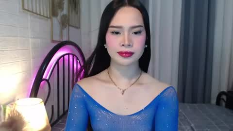 hoelymolly online show from July 10, 8:22 pm