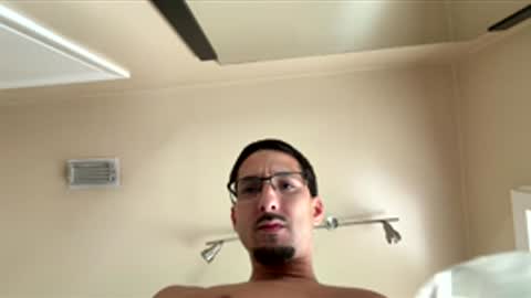 hoeskii online show from December 1, 8:58 pm