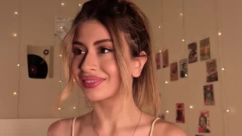 Moni Monica online show from October 10, 8:13 am