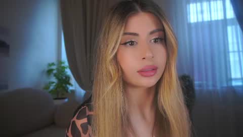 Moni Monica online show from July 23, 8:12 am