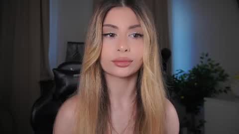 Moni Monica online show from July 31, 8:03 am