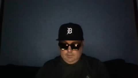 holden_minutz online show from March 11, 8:42 am