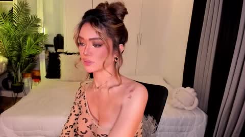 Ms. Laura online show from October 9, 7:50 am