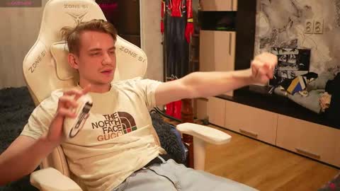 Extaz  Athrey  Howard online show from November 27, 9:50 pm