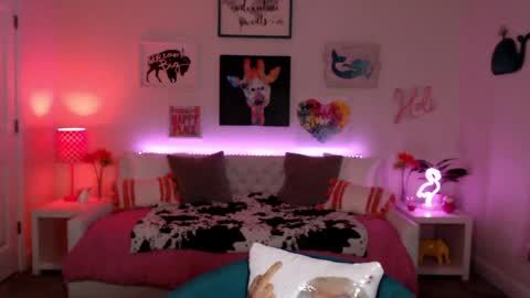 Snapshot of holihurricane chatting on January 6, 4:16 am Holi Hurricane online show from January 6, 4:16 am