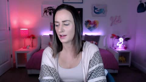 Snapshot of holihurricane chatting on February 19, 4:41 am Holi Hurricane online show from February 19, 4:41 am