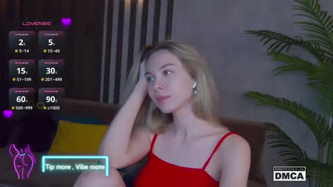 Snapshot of holl1would chatting on February 12, 10:37 pm My social media links subscribe to support me online show from February 12, 10:37 pm