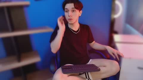 Snapshot of hollannd_ chatting on March 14, 1:16 pm Holland online show from March 14, 1:16 pm