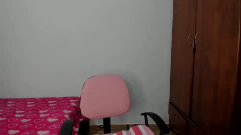 holly... online show from October 17, 3:58 pm