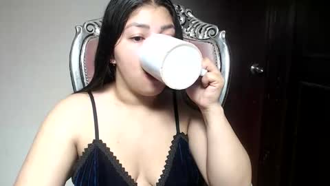 holly online show from December 11, 8:47 am