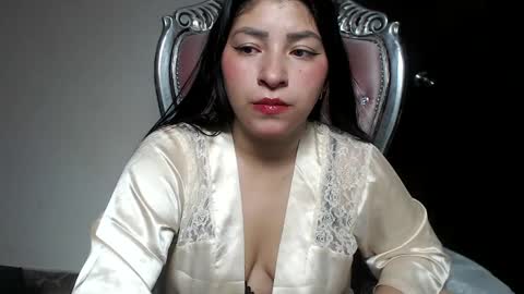 holly online show from December 13, 9:02 am