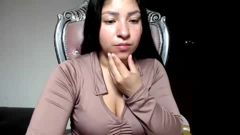 holly online show from January 15, 9:02 am