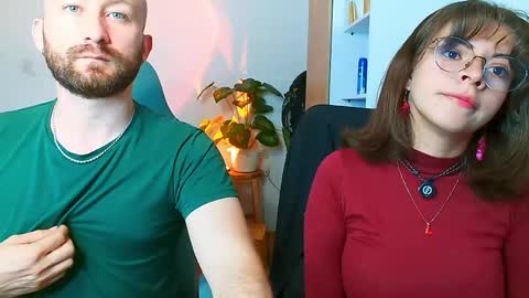 Holly and Honey online show from May 8, 10:26 pm