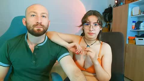 Holly and Honey online show from May 22, 11:10 pm
