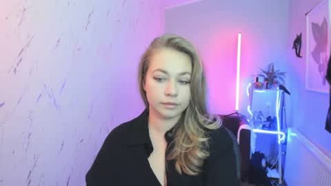 Holly online show from October 17, 6:54 pm