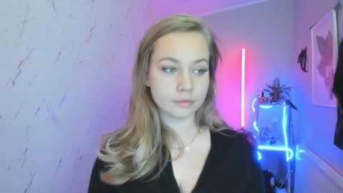 Holly online show from October 21, 6:19 pm