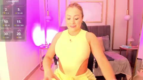 Holly Madisson online show from July 12, 1:24 pm