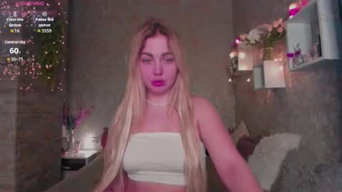 holly_molly8 online show from January 12, 4:12 pm