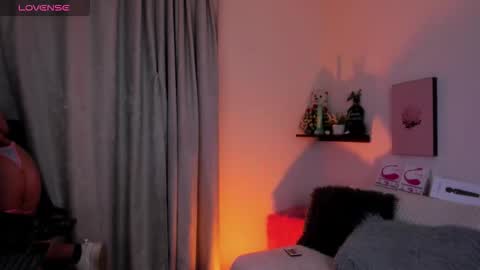 Holly online show from March 22, 1:31 am