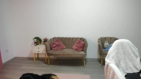 holly_wood18 online show from June 26, 8:08 am