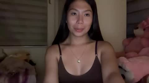 holly_wyn online show from April 3, 12:36 pm