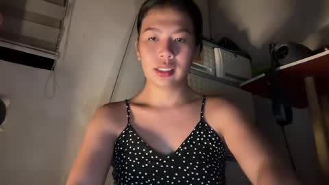 holly_wyn online show from July 7, 11:47 am