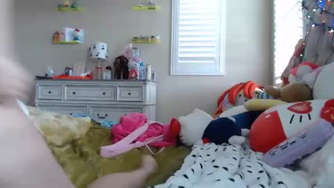 Holly Kitty online show from February 11, 9:35 pm