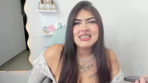 Holly online show from June 21, 2:08 pm