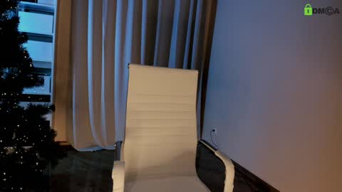 hollyextra online show from December 23, 2:13 am