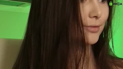 hollyextra online show from January 24, 12:20 am